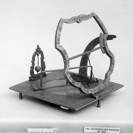 Portable equatorial sundial