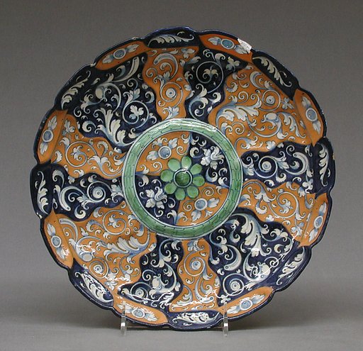 Shallow dish