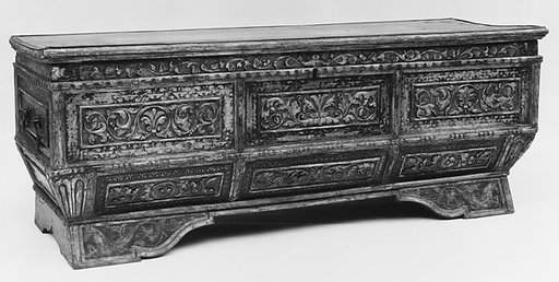 Chest (cassone)