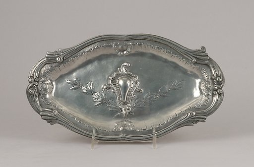 Fruit dish (one of a pair)