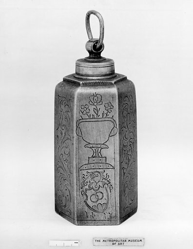 Wine can
