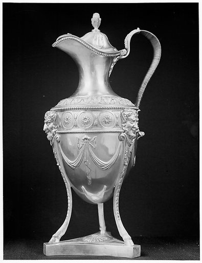Chocolate pot with cover