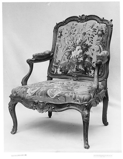 Armchair (Fauteuil)