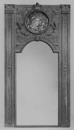 Pier glass (encadrement de glace)