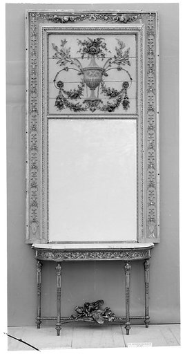 Pier glass (overmantel)