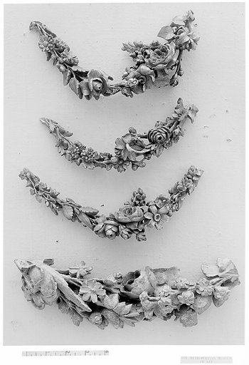 Set of garlands