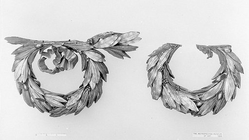 Pair of wreaths