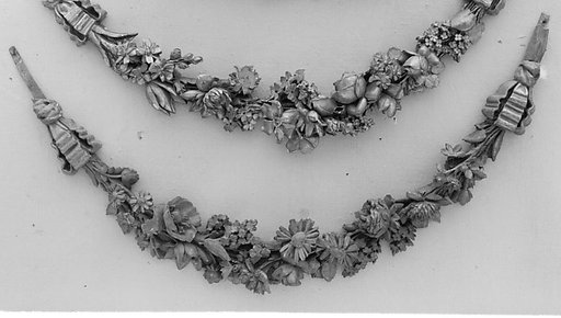 Garland (part of a set)