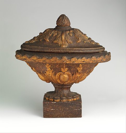 Pair of vases with covers