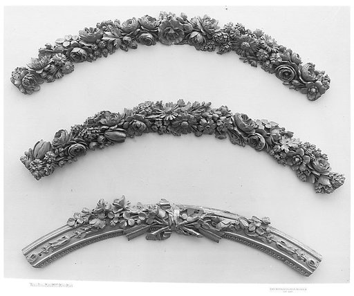 Circular frame fragment (mirror top?)
