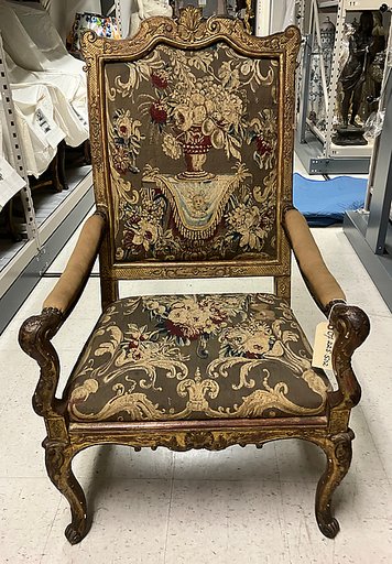 Armchair (fauteuil)