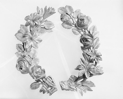 Pair of wreaths