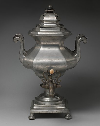 Tea urn