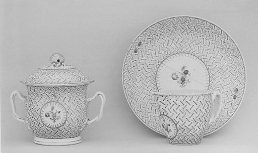 Sugar bowl (part of a service)