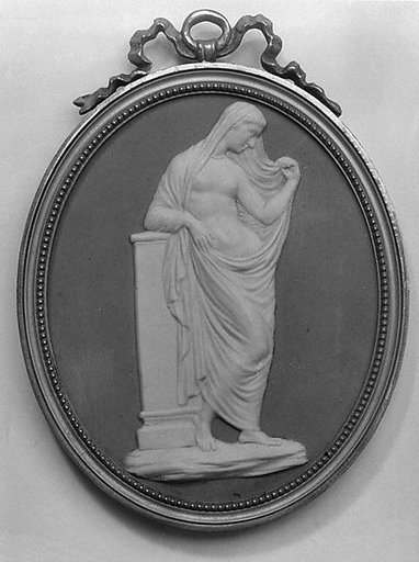 Cameo medallion