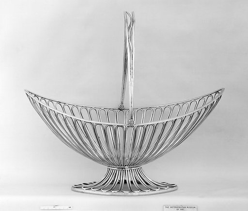 Cake basket