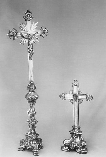Altar cross