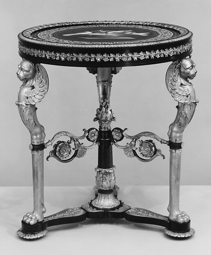 Tripod table