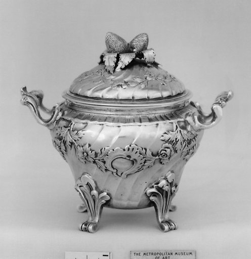 Sugar bowl in 18th century style