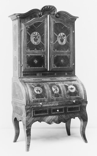 Model cylinder-fall desk with cabinet top