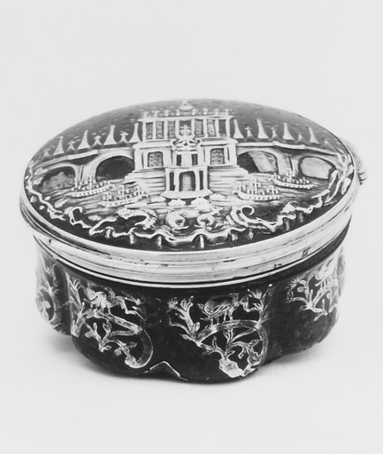 Snuffbox