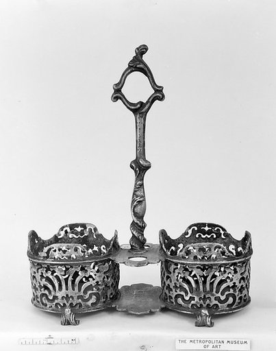 Cruet stand
