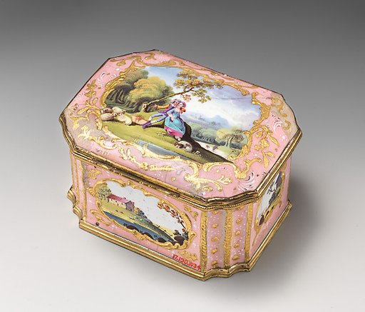 Snuffbox