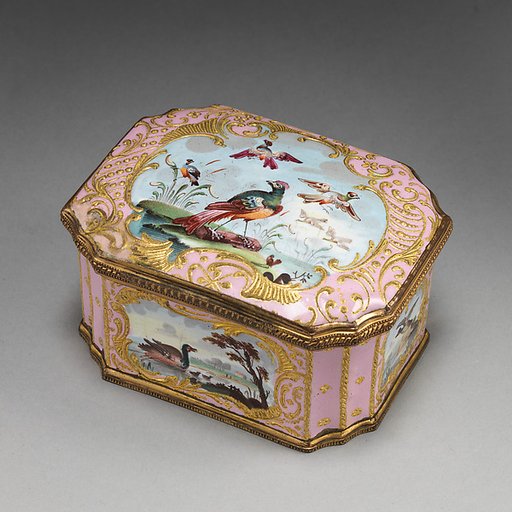 Snuffbox with various birds