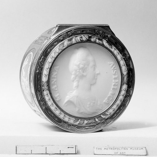 Snuffbox