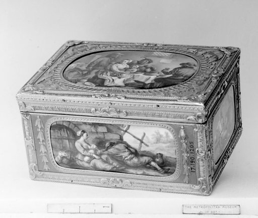Snuffbox with genre scenes
