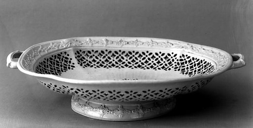 Fruit dish