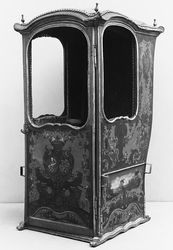 Sedan chair