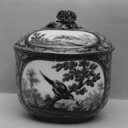 Sugar bowl