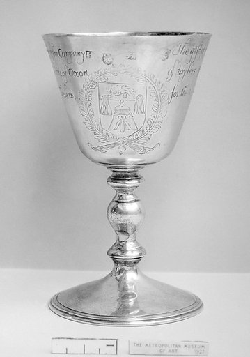 Standing cup