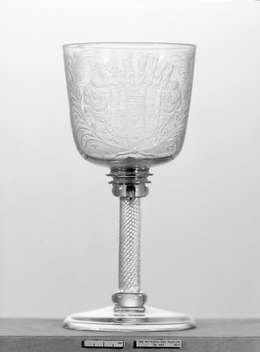 Standing cup