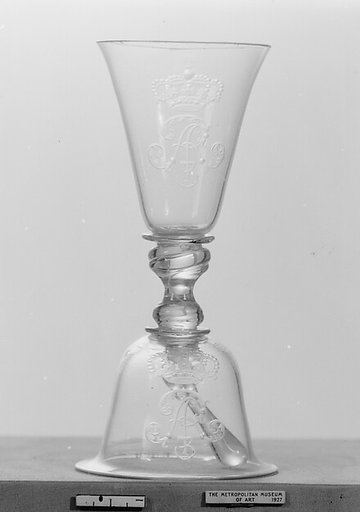 Goblet with bell