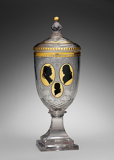 Pokal with cover