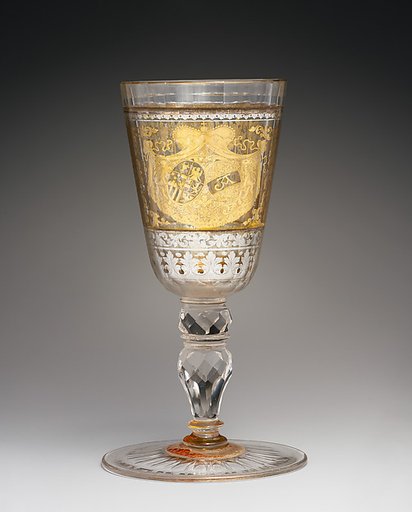 Standing cup