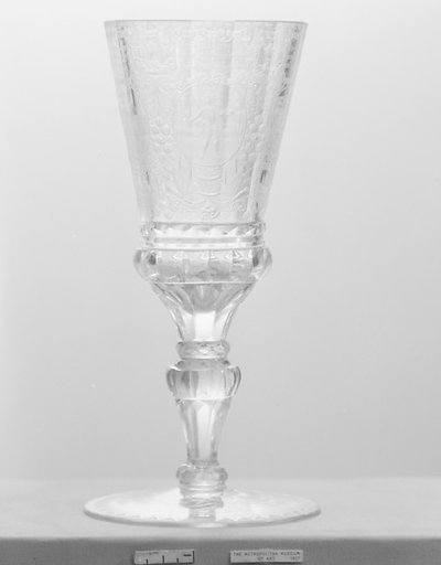 Standing cup