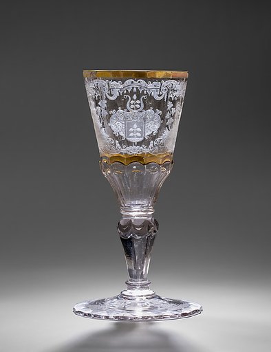 Standing cup