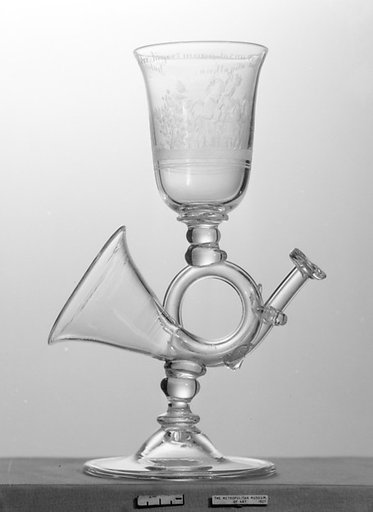 Standing cup