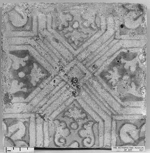 Floor tile