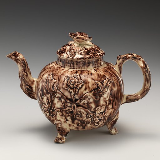 Footed teapot