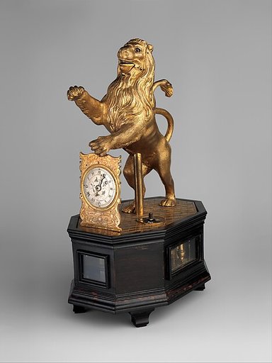 Automaton clock in the form of a lion