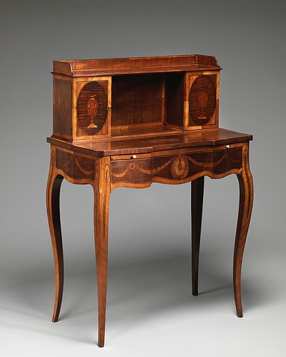 Desk (bonheur du jour)