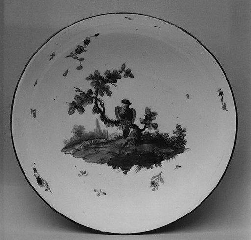 Saucer (part of a service)
