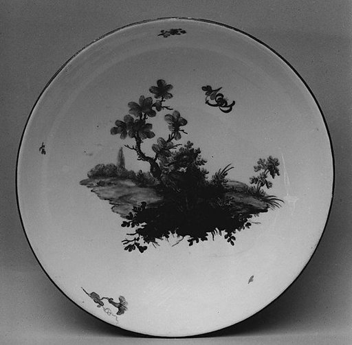 Saucer (part of a service)