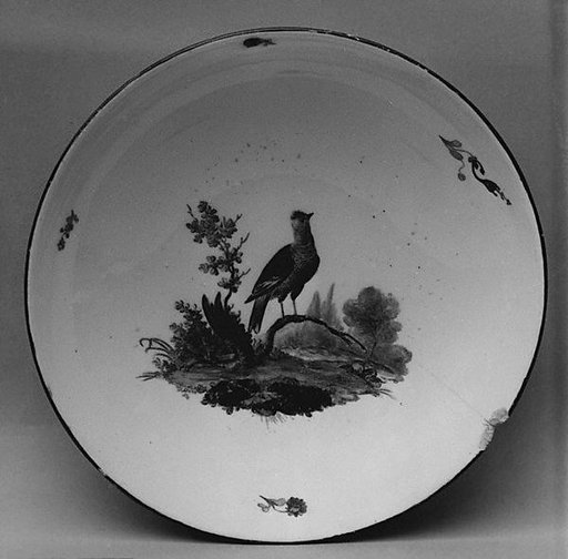 Saucer (part of a service)