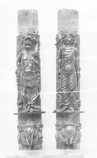 Pair of corner posts
