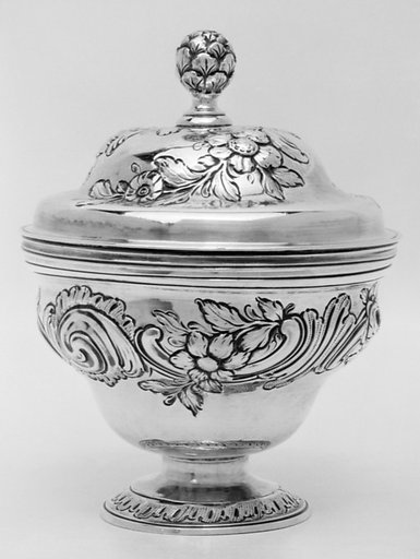 Sugar bowl with cover